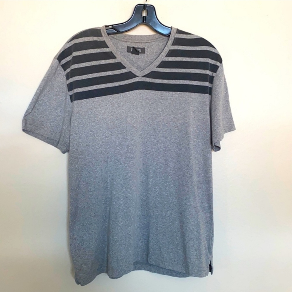 Kenneth Cole Reaction V neck T-shirt size Large